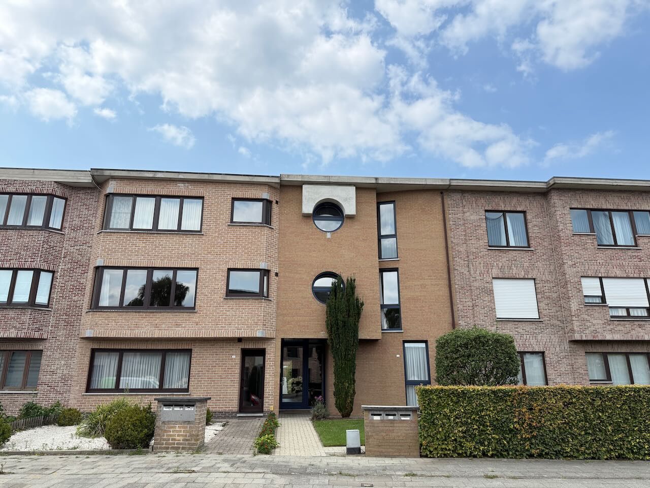 Rustig gelegen appartement met terras en garage foto 19