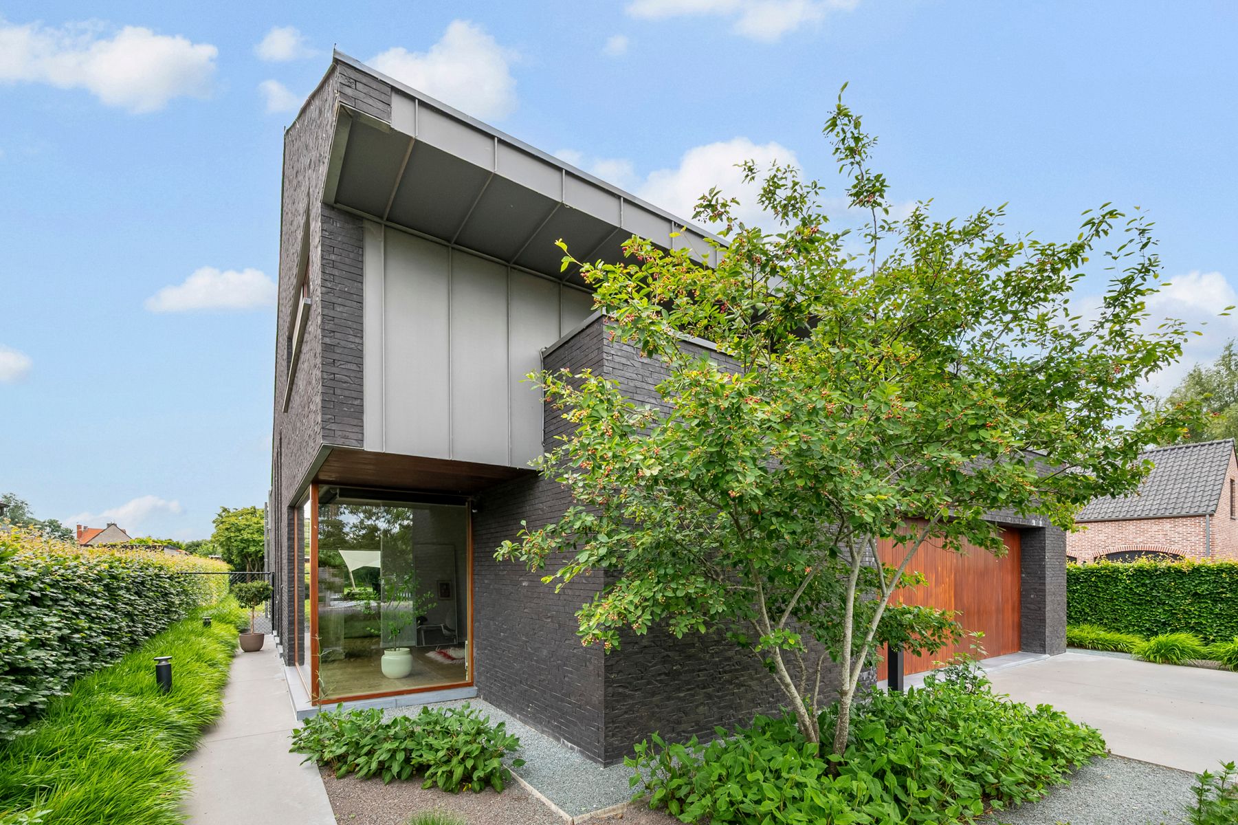 Exclusieve villa met hoogstaande afwerking foto {{pictureIndex}}