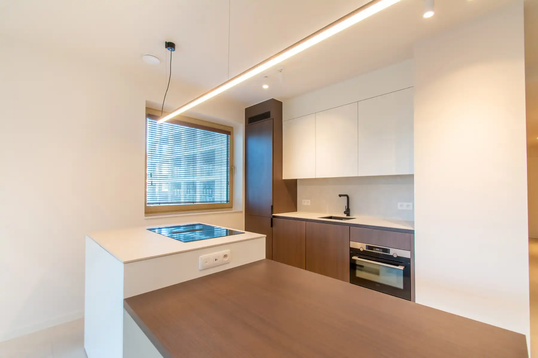 Ongemeubeld 3 slpk app. met mooi terrras foto 8