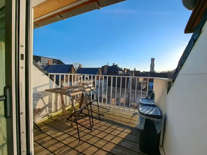 Gemeubelde studio te huur in het centrum van Brugge foto 7