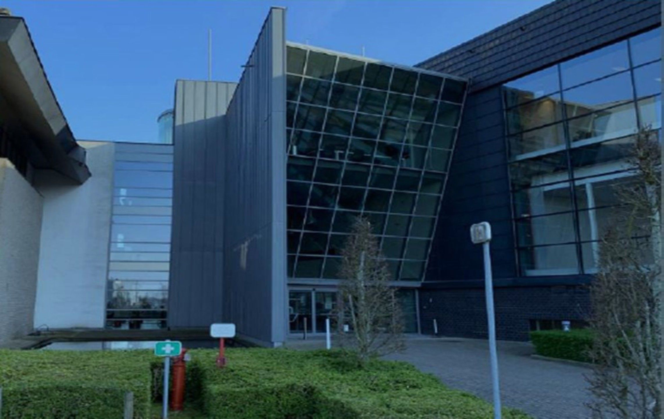 Kantoorruimte/Business center te huur : 1.807m² ( +ev 283m²) foto 2