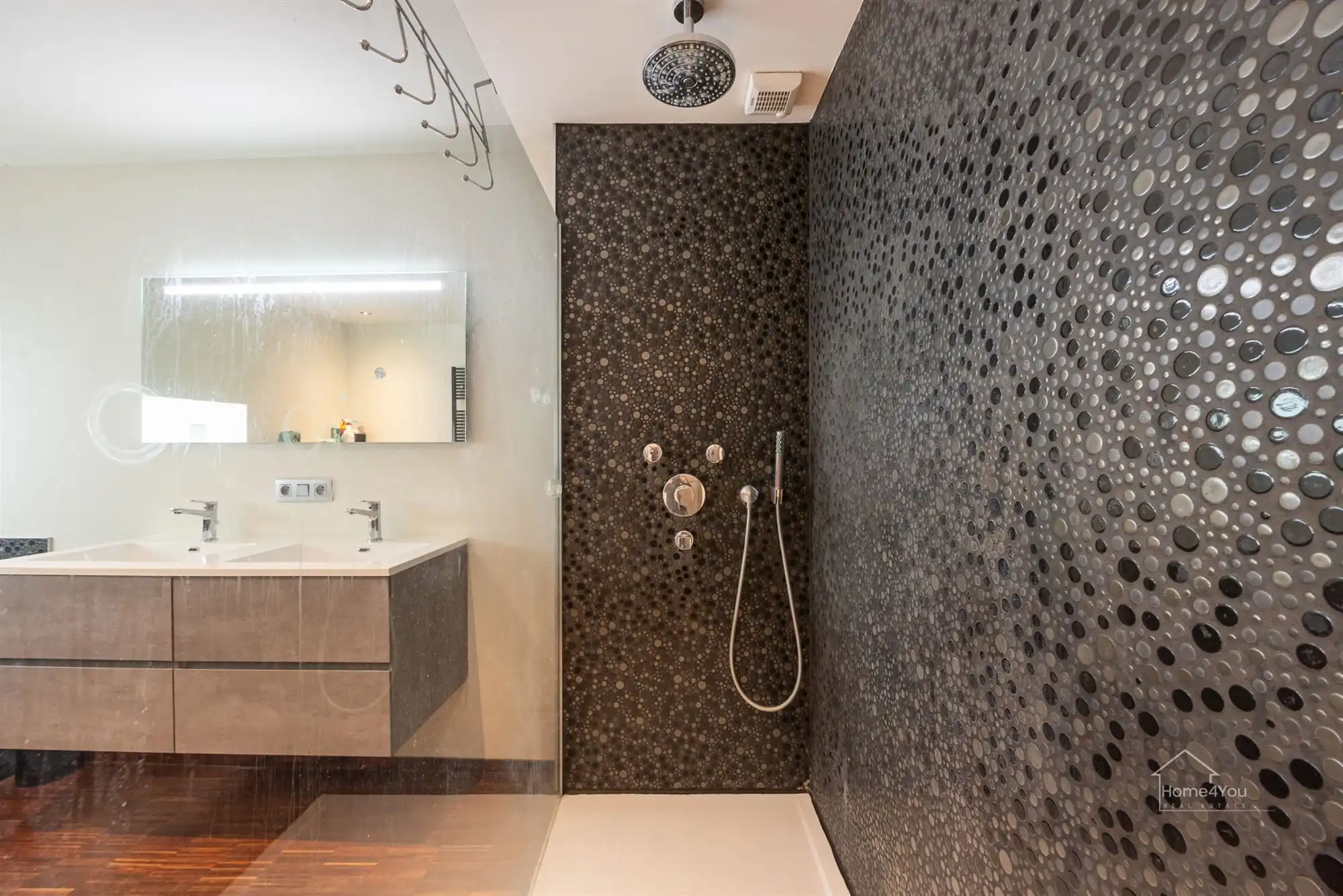 Instapklare woning met ruime tuin in Antwerpen te koop!  foto 16