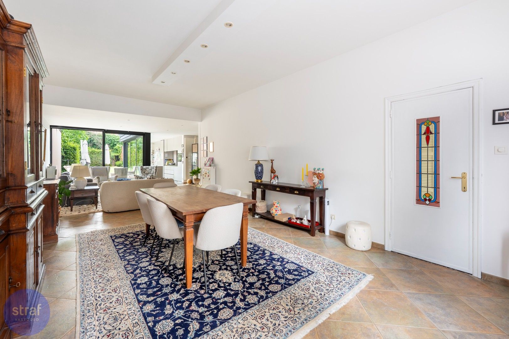 Prachtige woning met grote tuin, 4 slp en 2 badkamers. foto 3