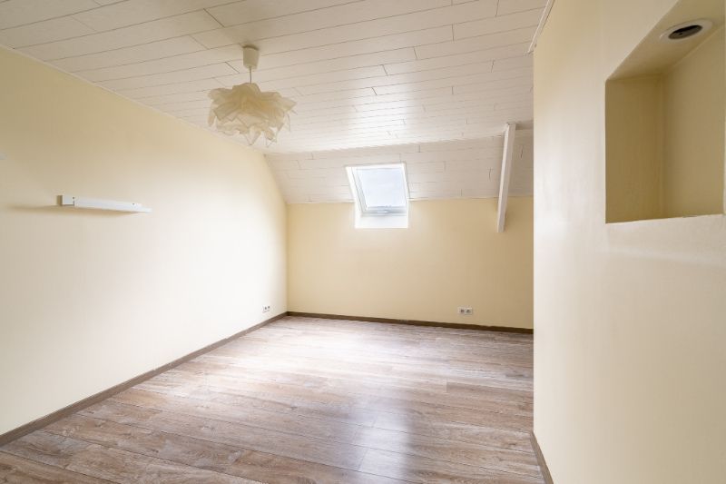 Landelijk wonen met comfort en ruimte – gerenoveerde woning met zuidgerichte tuin en loods van 80 m² foto 15