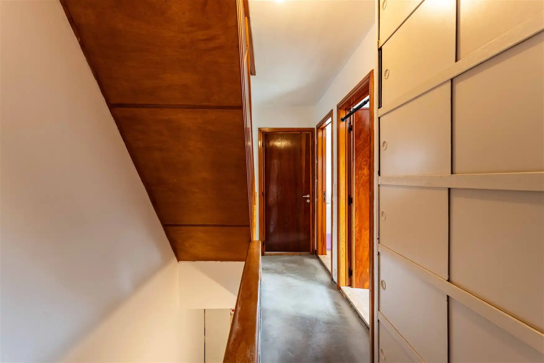 Een huis met karakter. Een tuin met sfeer foto 13