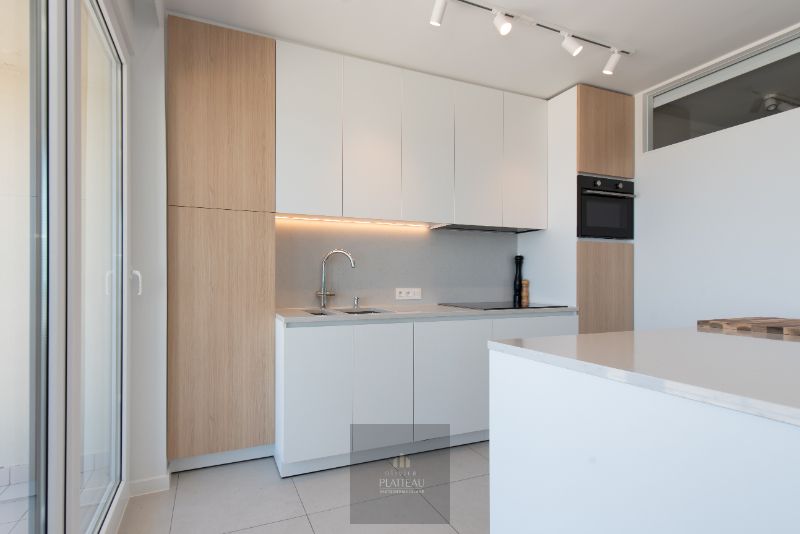 Volledig vernieuwd instapklaar 3 slpk-appartement op de zeedijk. foto 3