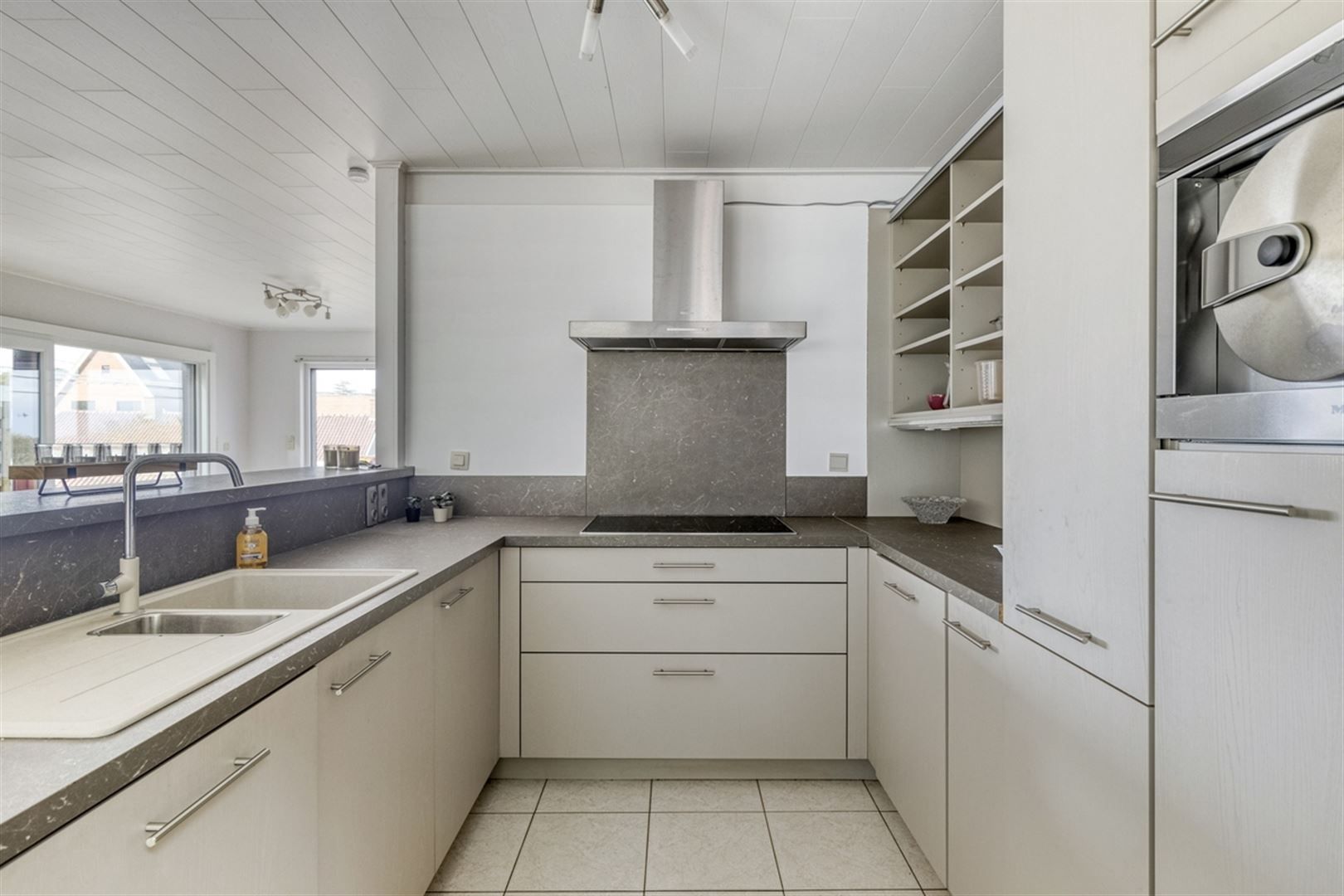 Rustig gelegen woning met prachtig vergezicht. foto 14