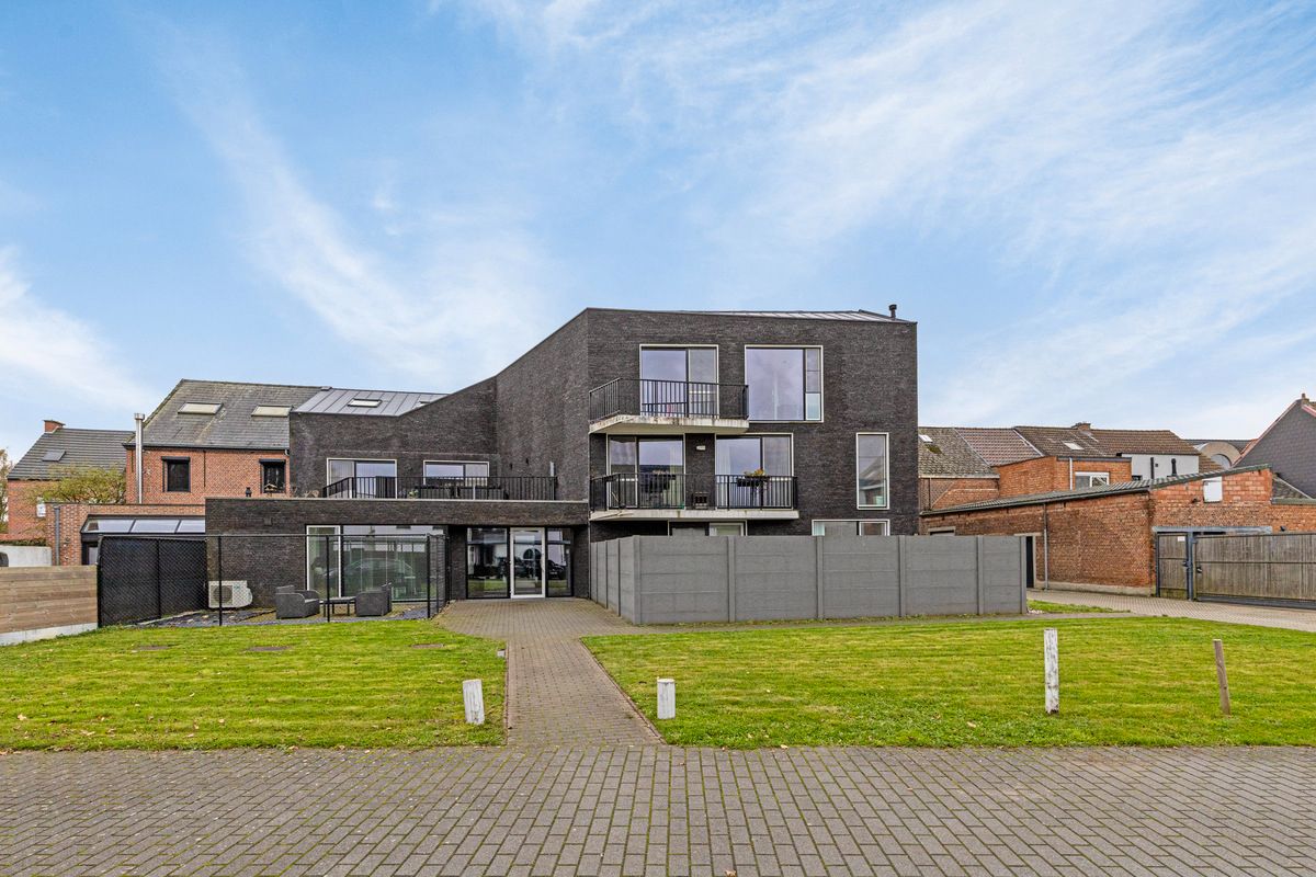 Instapklaar appartement met terras in Puurs-Sint-Amands foto 11