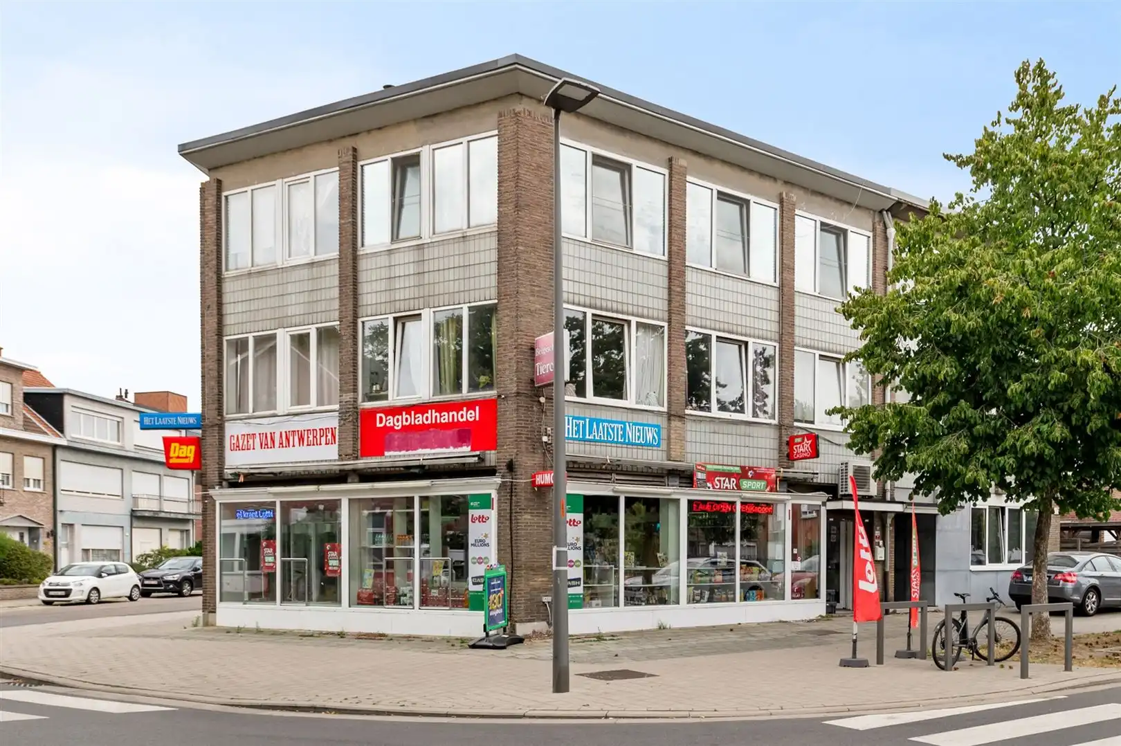 Op te frissen appartement in Ekerse dorpskern. foto {{pictureIndex}}