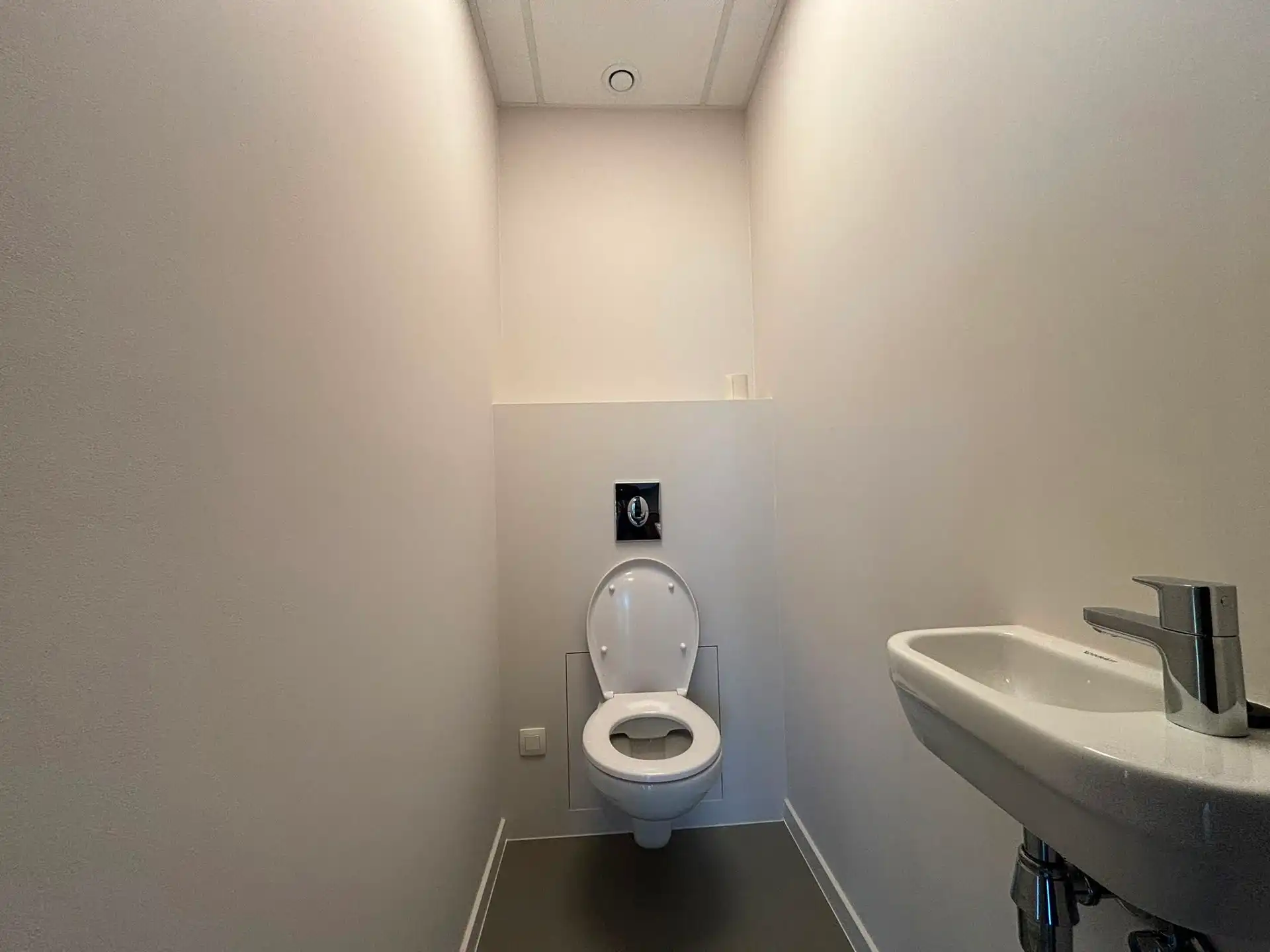 Te Huur : Kantoor/showroom foto 6