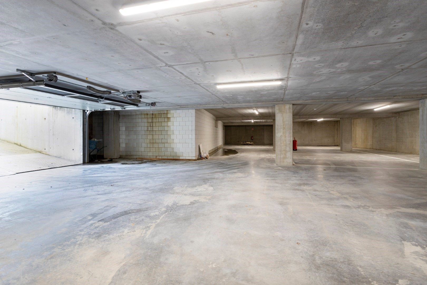 Ondergrondse parkeerplaats foto 3