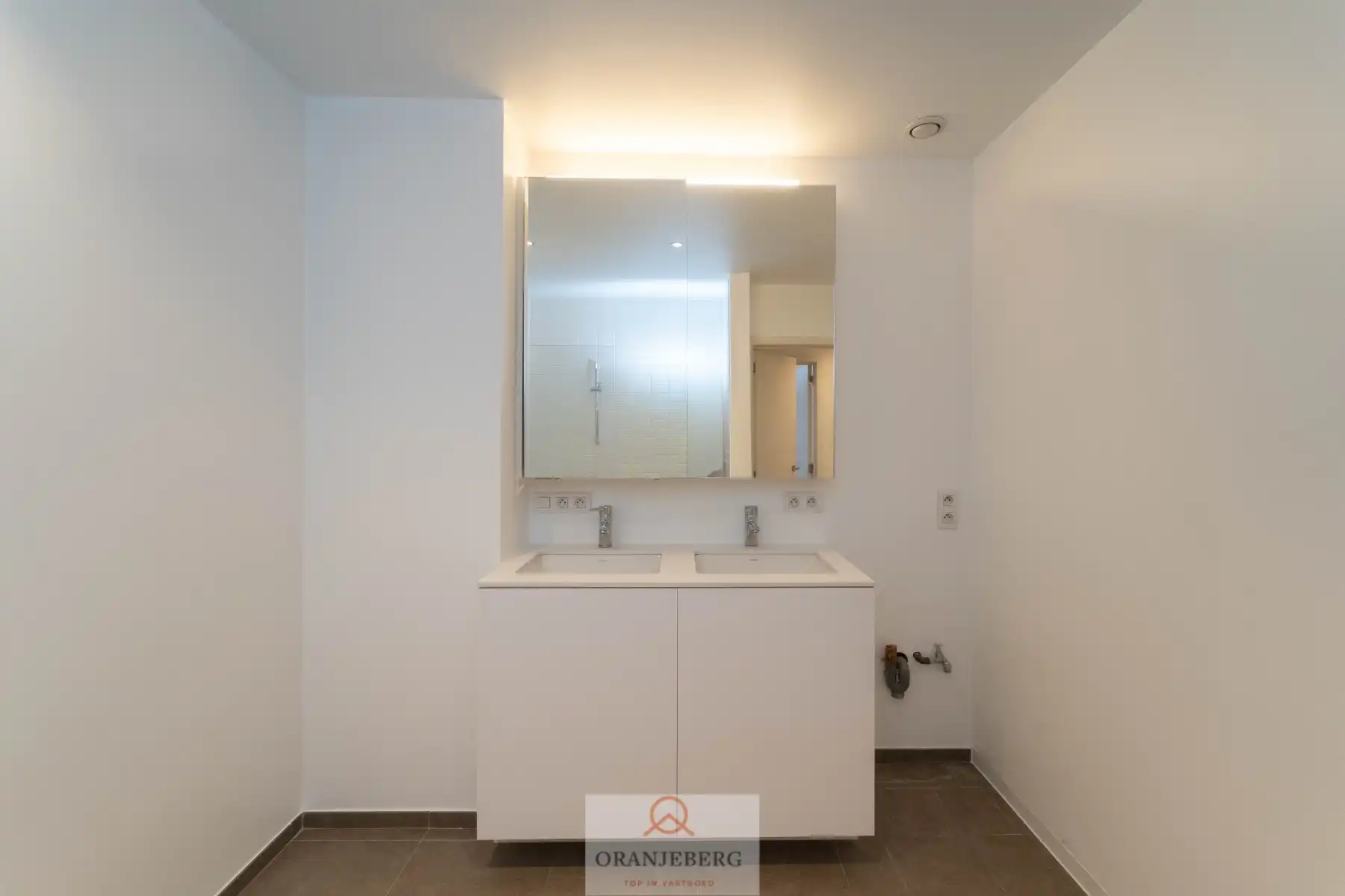 Luxueus ruim twee-slaapkamer appartement in Herenhuis - centrum Gent foto 24