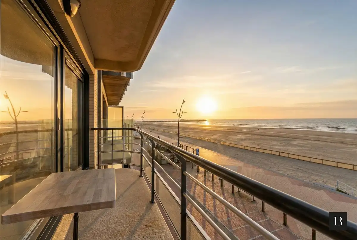 prachtig appartement op de zeedijk te Blankenberge foto 5