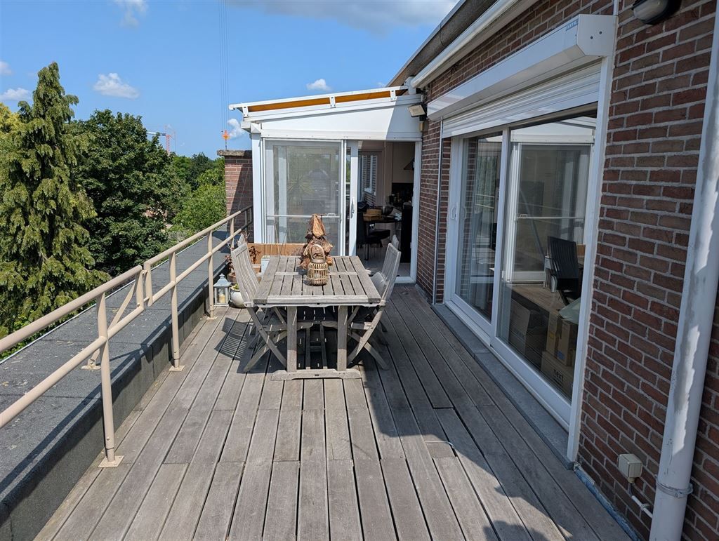 Dakappartement met rondomrond terrassen foto 12