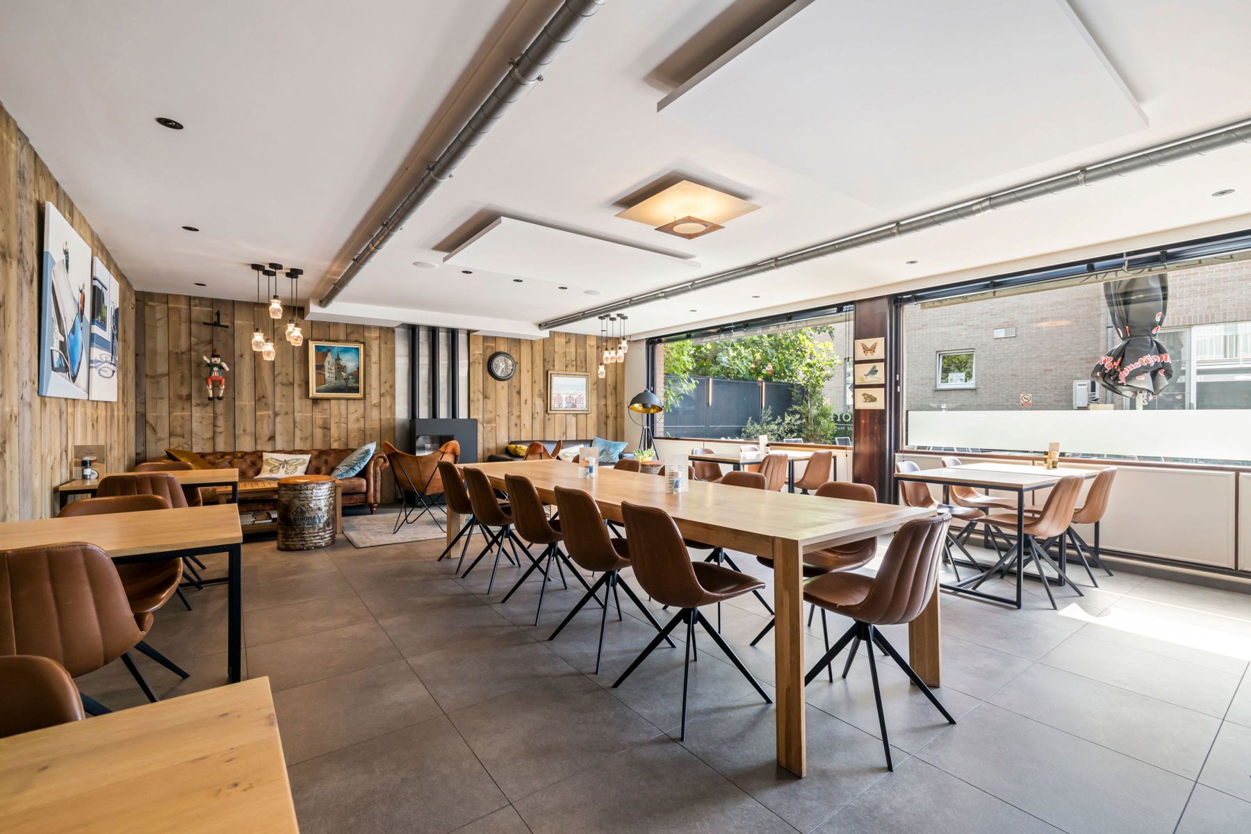 Goeddraaiend restaurant/brasserie met grote woongelegenheid foto 7