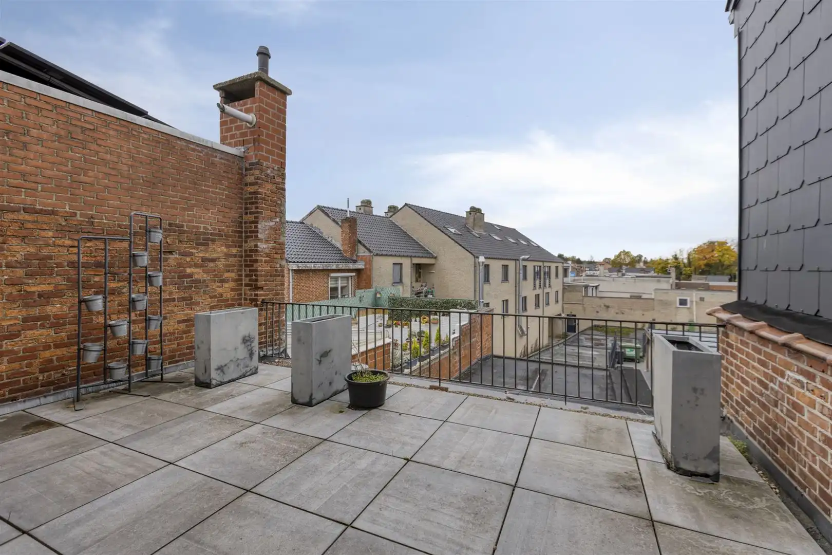 TE KOOP: Duplex-appartement (3slpks) met kantoorruimte of handelsruimte op topligging in Genk! foto 17