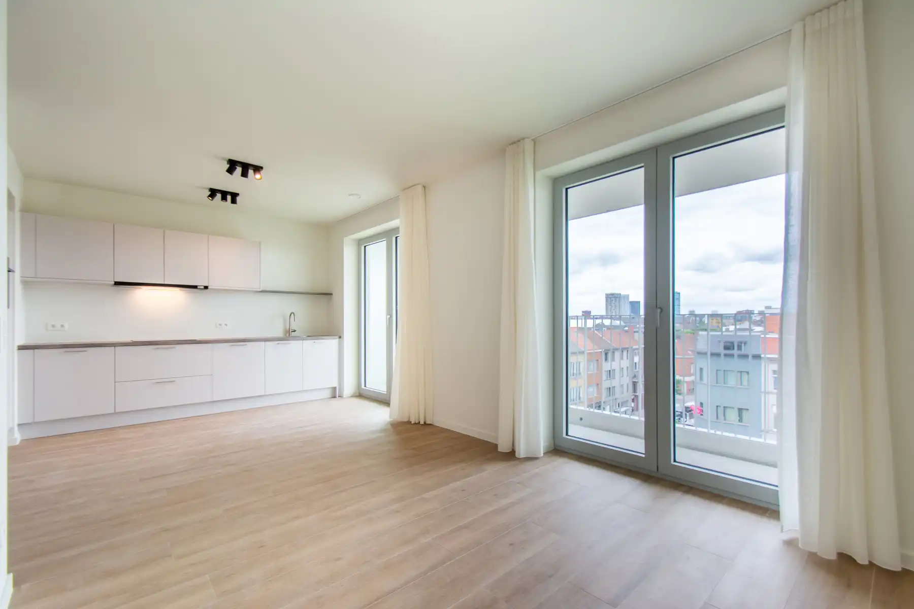 Lichtrijk nieuwbouw duplex met 2 kamers en 2 terrassen foto {{pictureIndex}}