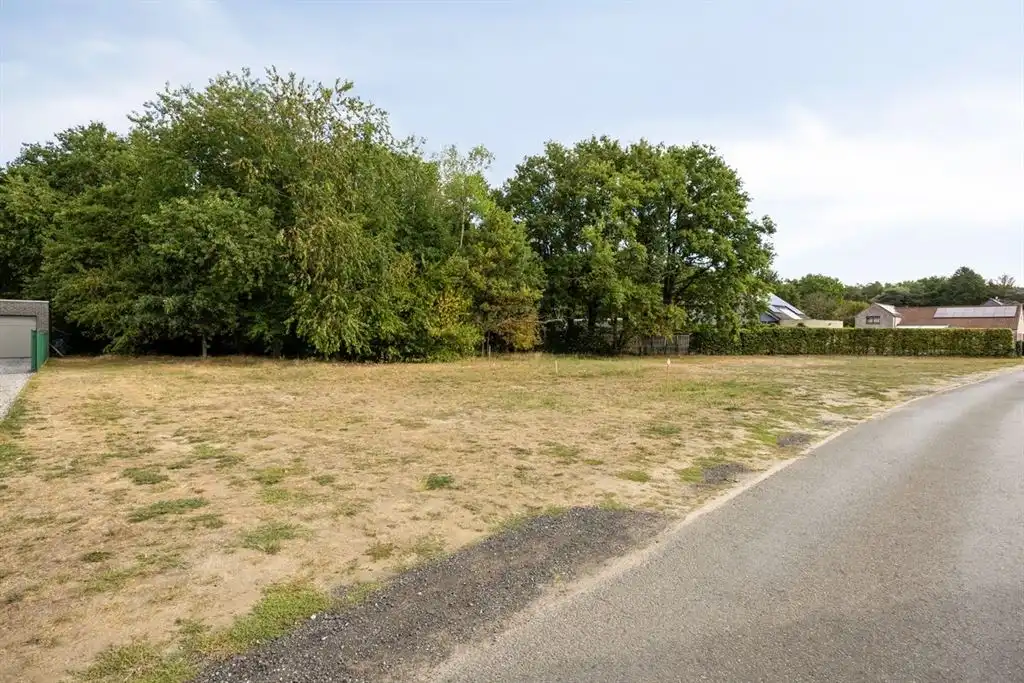 Knappe bouwgrond op een rustige locatie!  foto 3