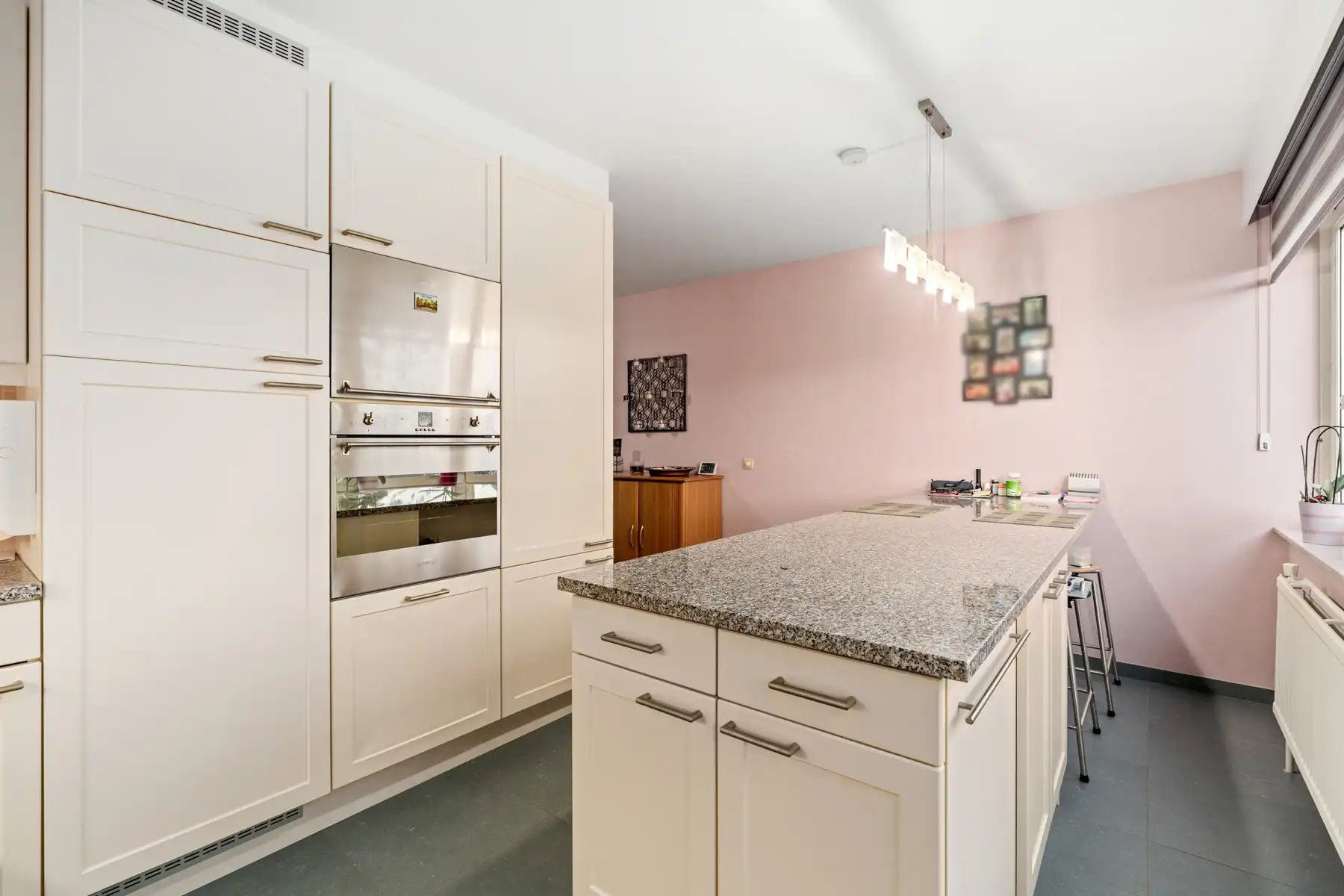 Woning met 2 ruime slaapkamers, een garage en tuin foto 5