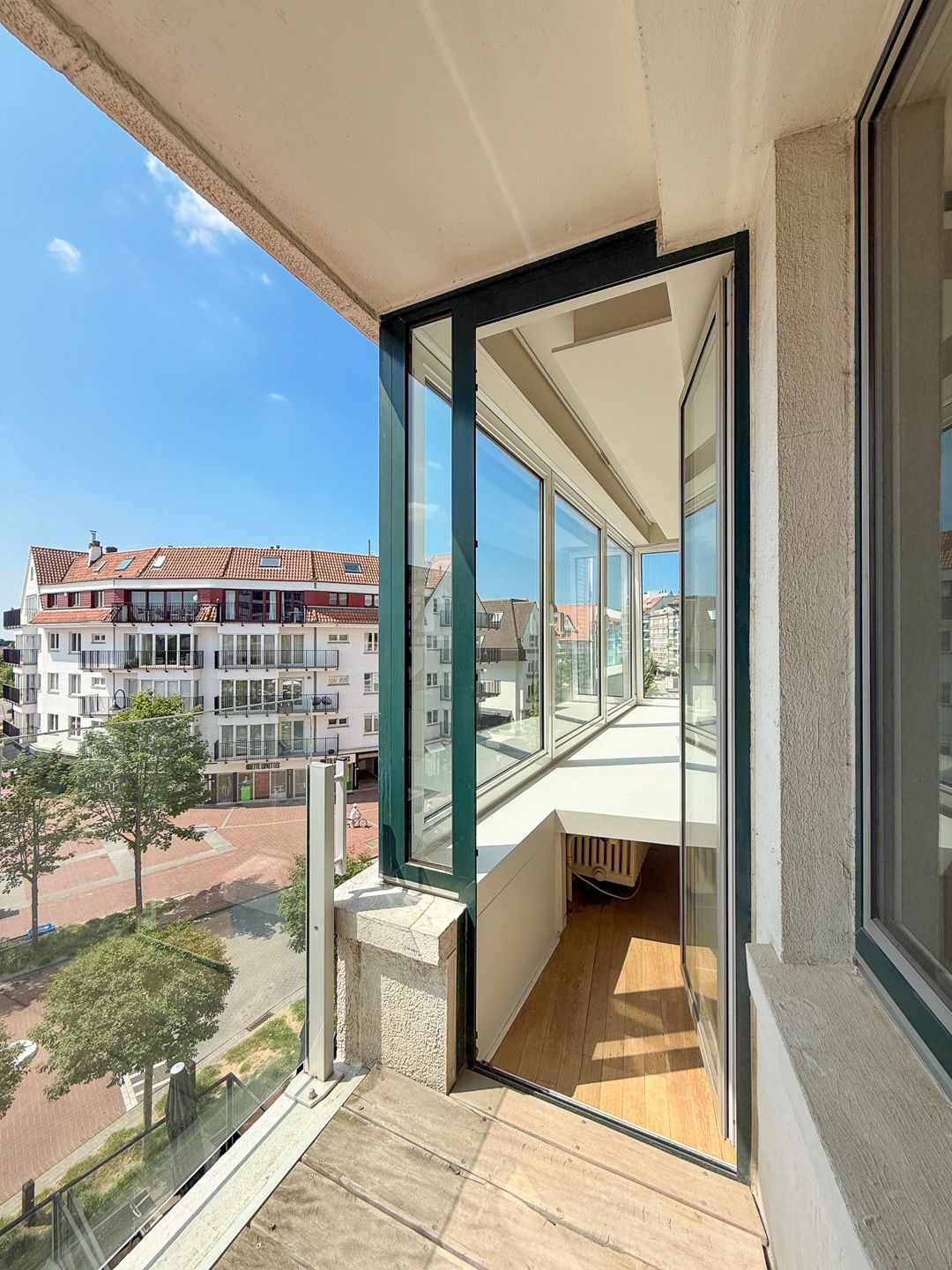 Zonnig appartement in hartje Zoute, aan het Albertplein... foto 4
