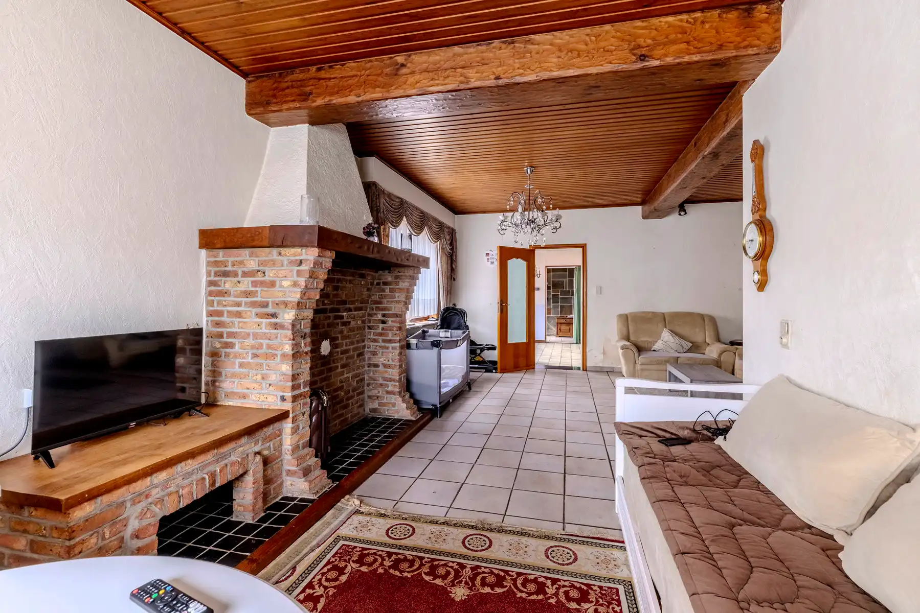 HOB met 3/4 slpk, voor- en zijdeur, garage en tuin op 702m² foto 6