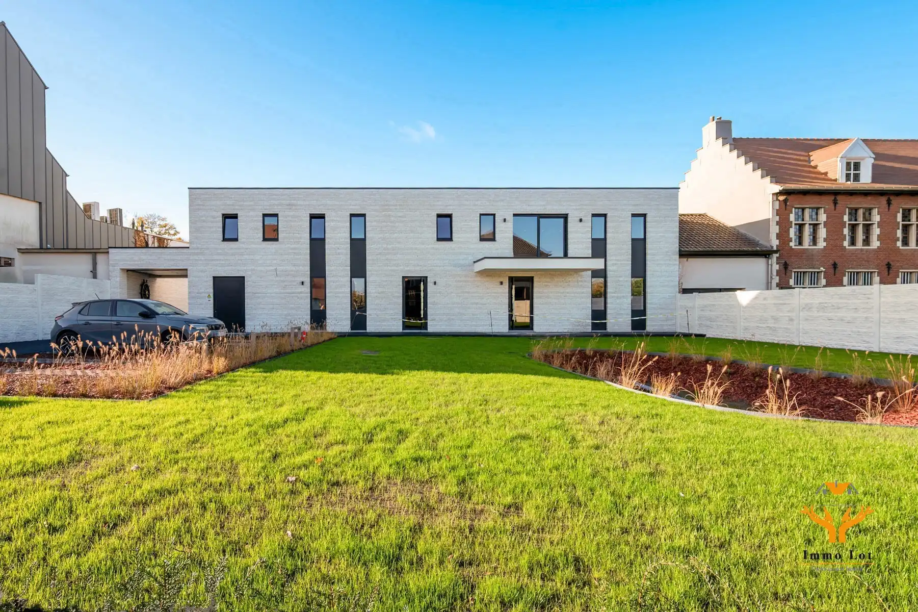 Nieuwbouw kantoorruimte/praktijkruimte te huur op zeer centrale locatie foto {{pictureIndex}}