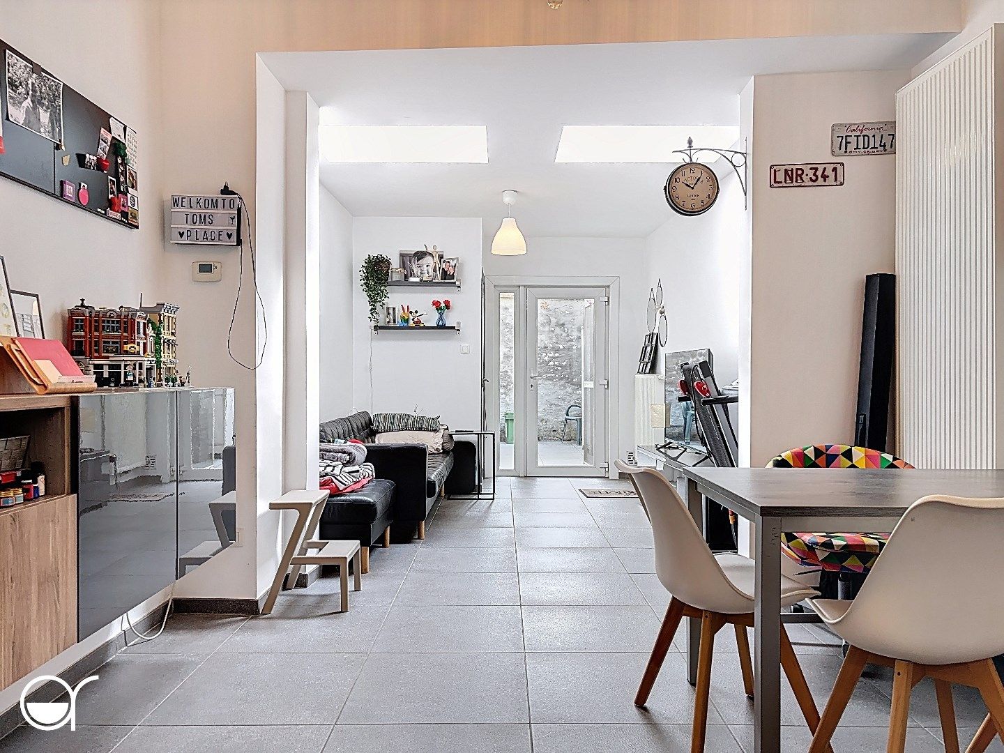 Rijwoning met terras en 3 slaapkamers foto 3