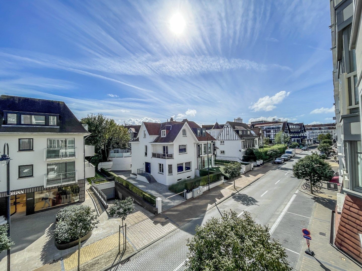 Verzorgd gemeubeld appartement met prachtig open zicht gelegen op de Kustlaan op 50 meter van de Zeedijk. foto 4