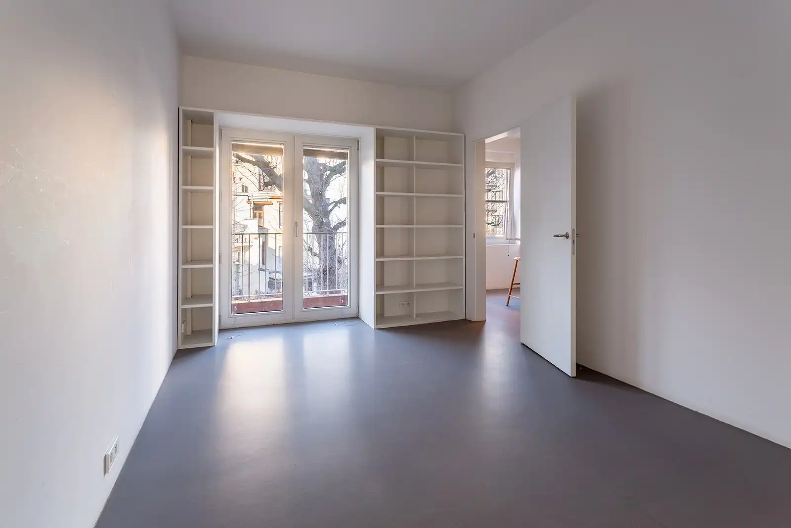 Architecturale parel met een zee van ruimte foto 20