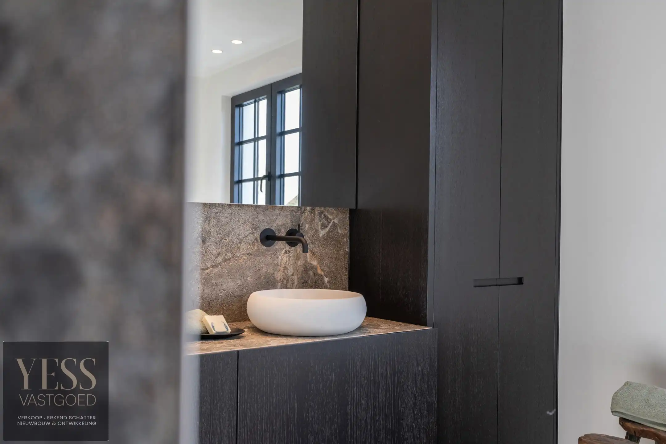 Buitengewoon, gerenoveerde villa op toplocatie in het zoute  foto 31