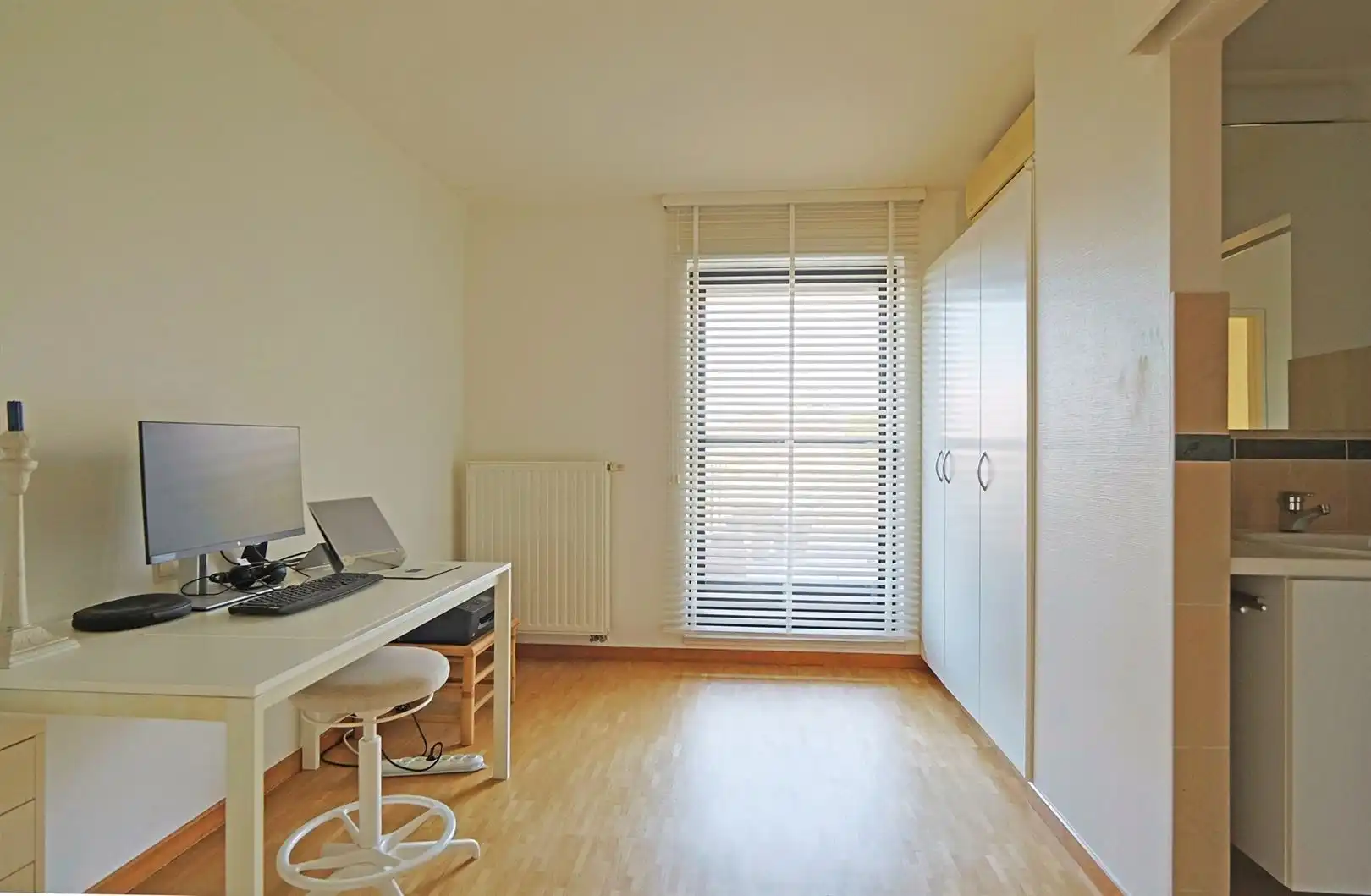 Instapklaar drie-slaapkamer appartement in het centrum foto 14