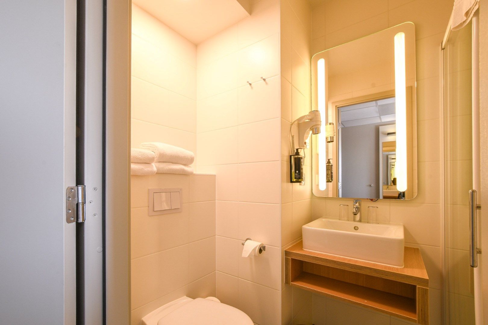 Uw Perfecte Investering aan de Belgische Kust: Hotelkamer in Ibis De Haan foto 5