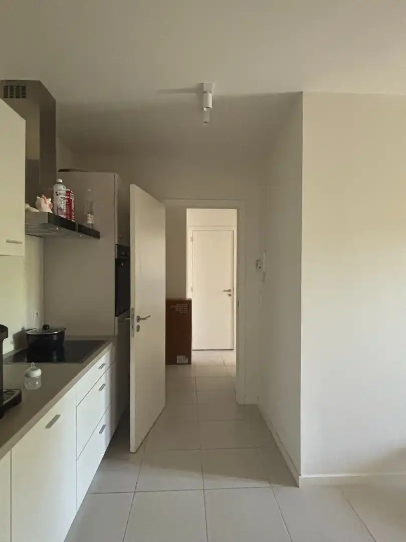 Stijlvol gelijkvloers appartement te Huur in Zellik - Perfect voor een Moderne Levensstijl! foto 4