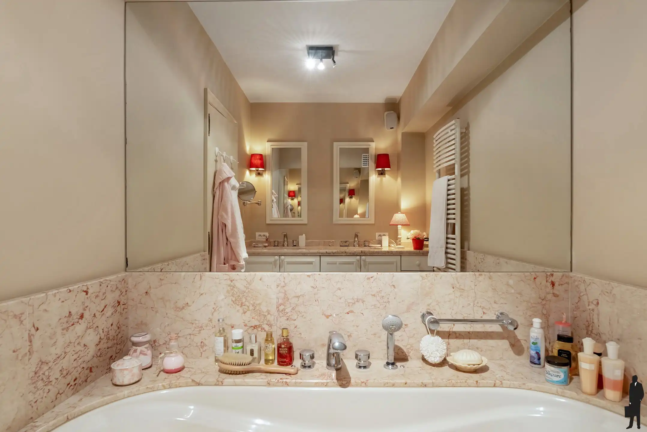 Exclusief appartement van 244m² op de Grote Markt foto 19