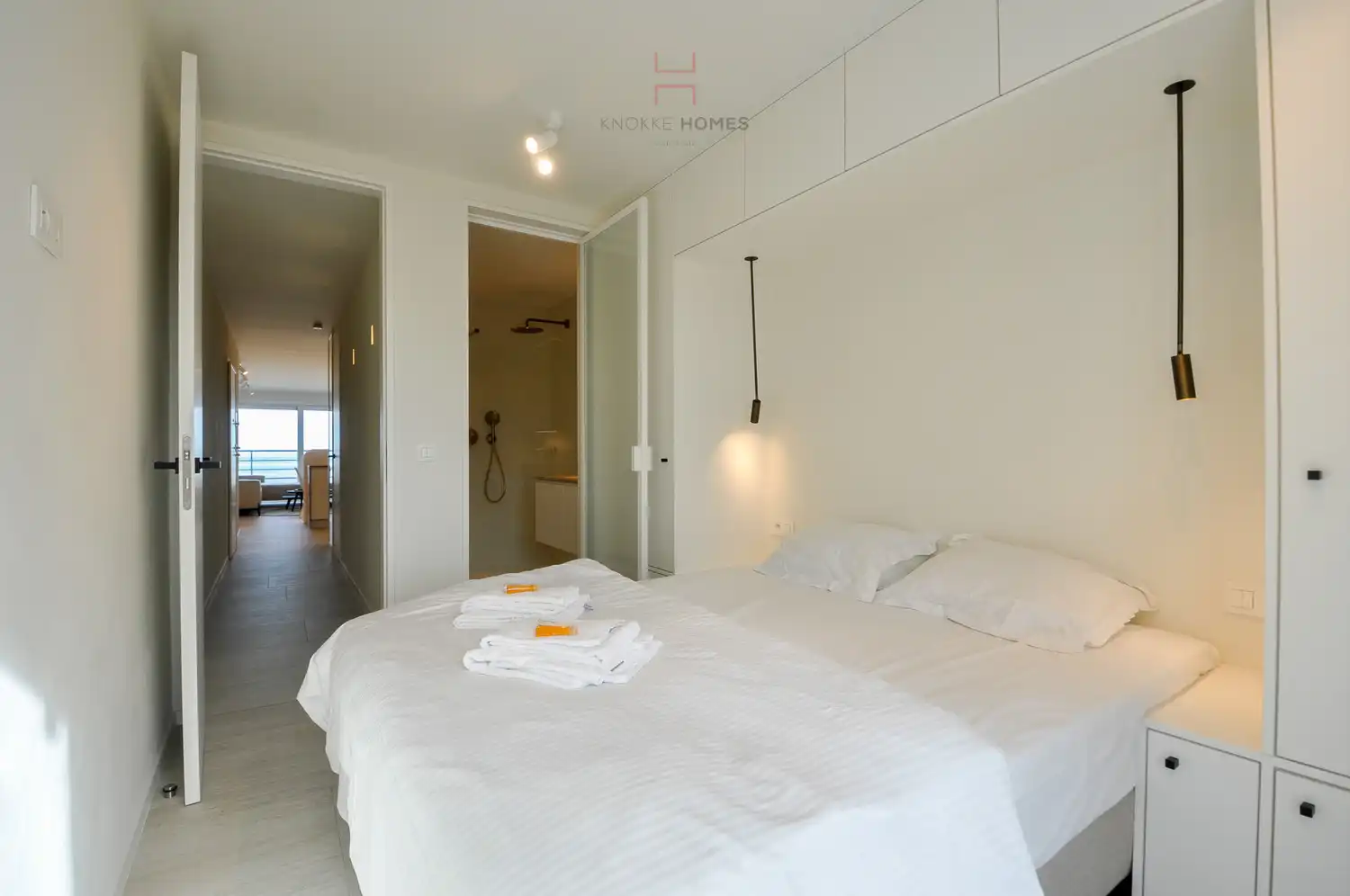 Gerenoveerd appartement met panoramisch zeezicht aan de Zeedijk in Knokke-Duinbergen foto 11