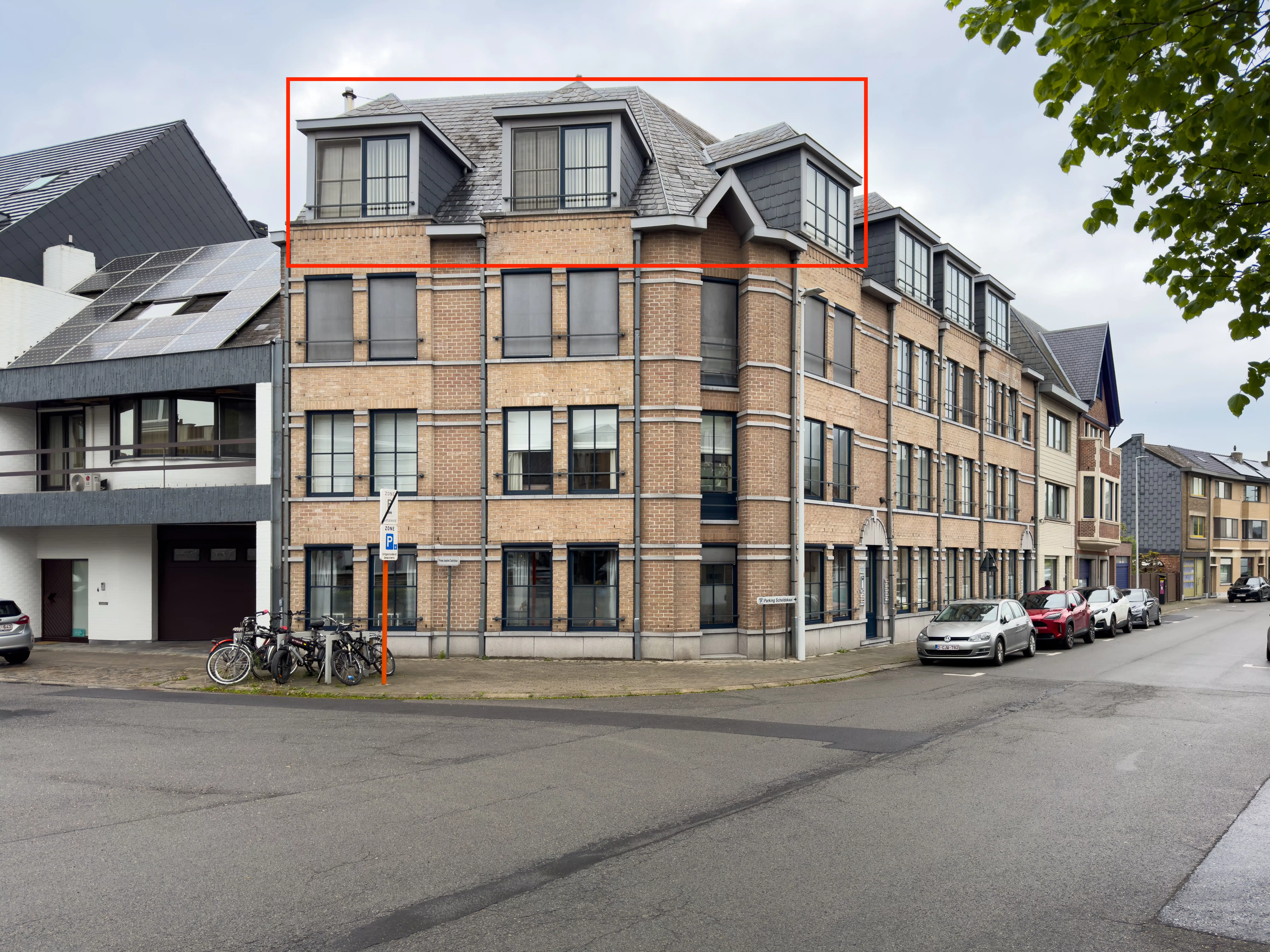 Lichtrijk en energiezuinig appartement te huur foto {{pictureIndex}}