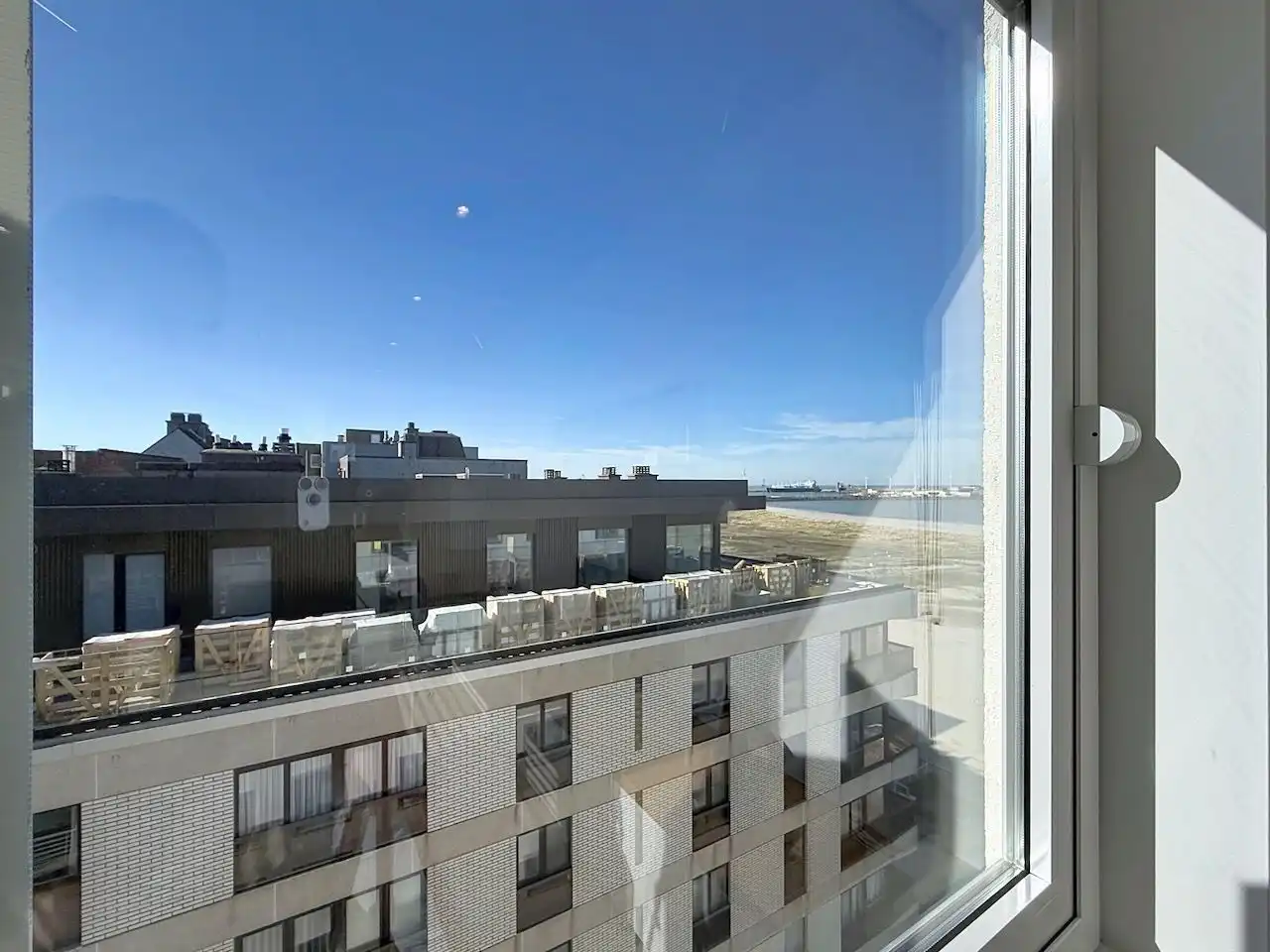 Perfect gerenoveerd appartement met ruim terras en zijdelings zeezicht foto 5