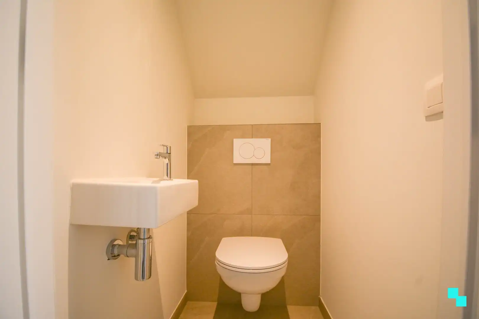 Stijlvolle hernieuwbouwwoning (BEN) met 2 slaapkamers - stadscentrum foto 3