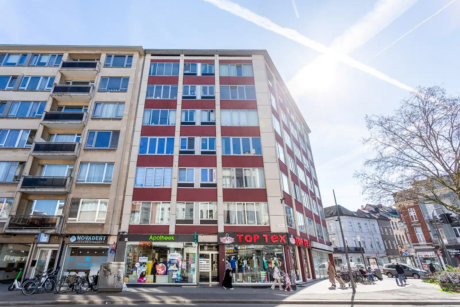 Ruim en licht appartement met 2 slaapkamers foto 18