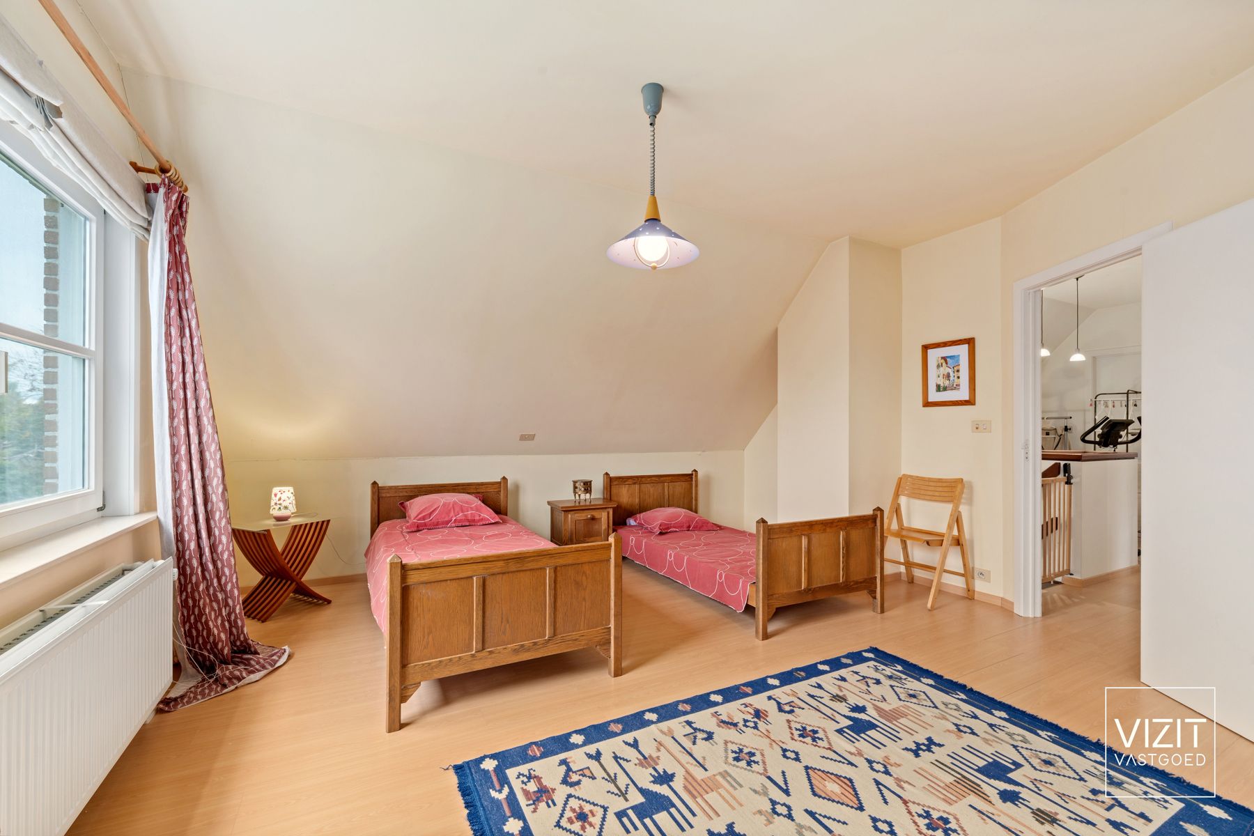 Ruime villa met mooie aangelegde tuin op toplocatie foto 13