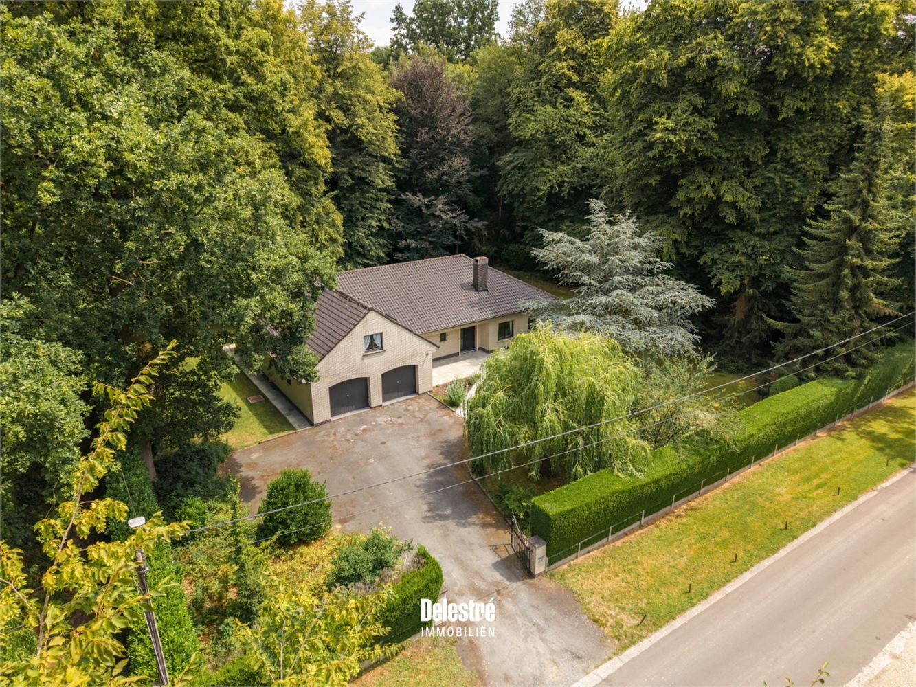 TIJDLOZE VILLA OP 3.317 M2 BOIS DE STRIHOUX foto 2