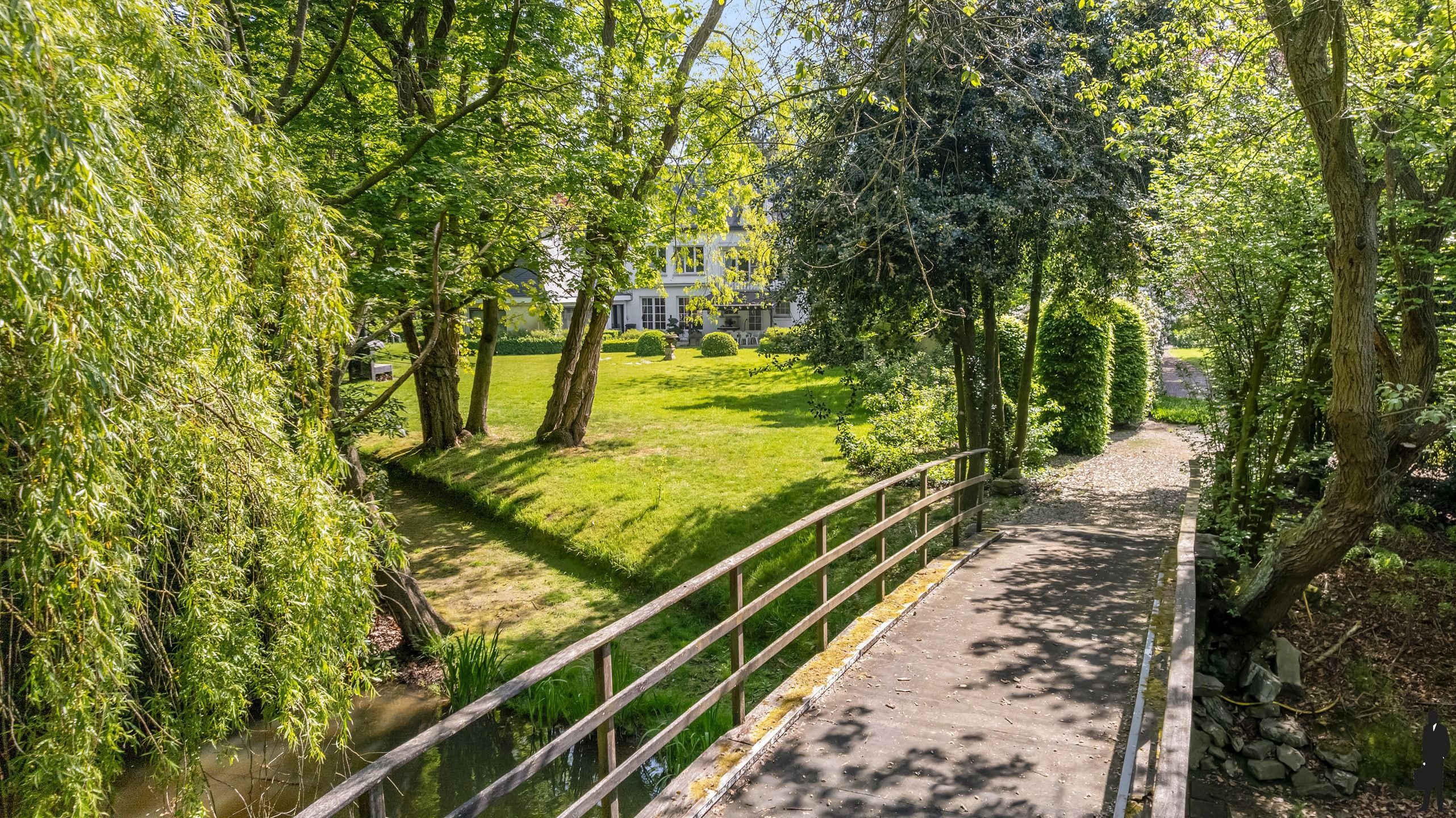 Uniek domein "Hof Van Lachenen" met 2 villa's te koop in Lier.  foto 8