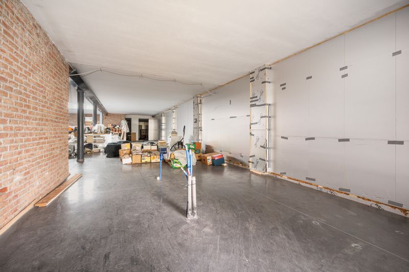 Centrum Roeselare - Bedrijfsgebouw met woongelegenheid en garage foto 7