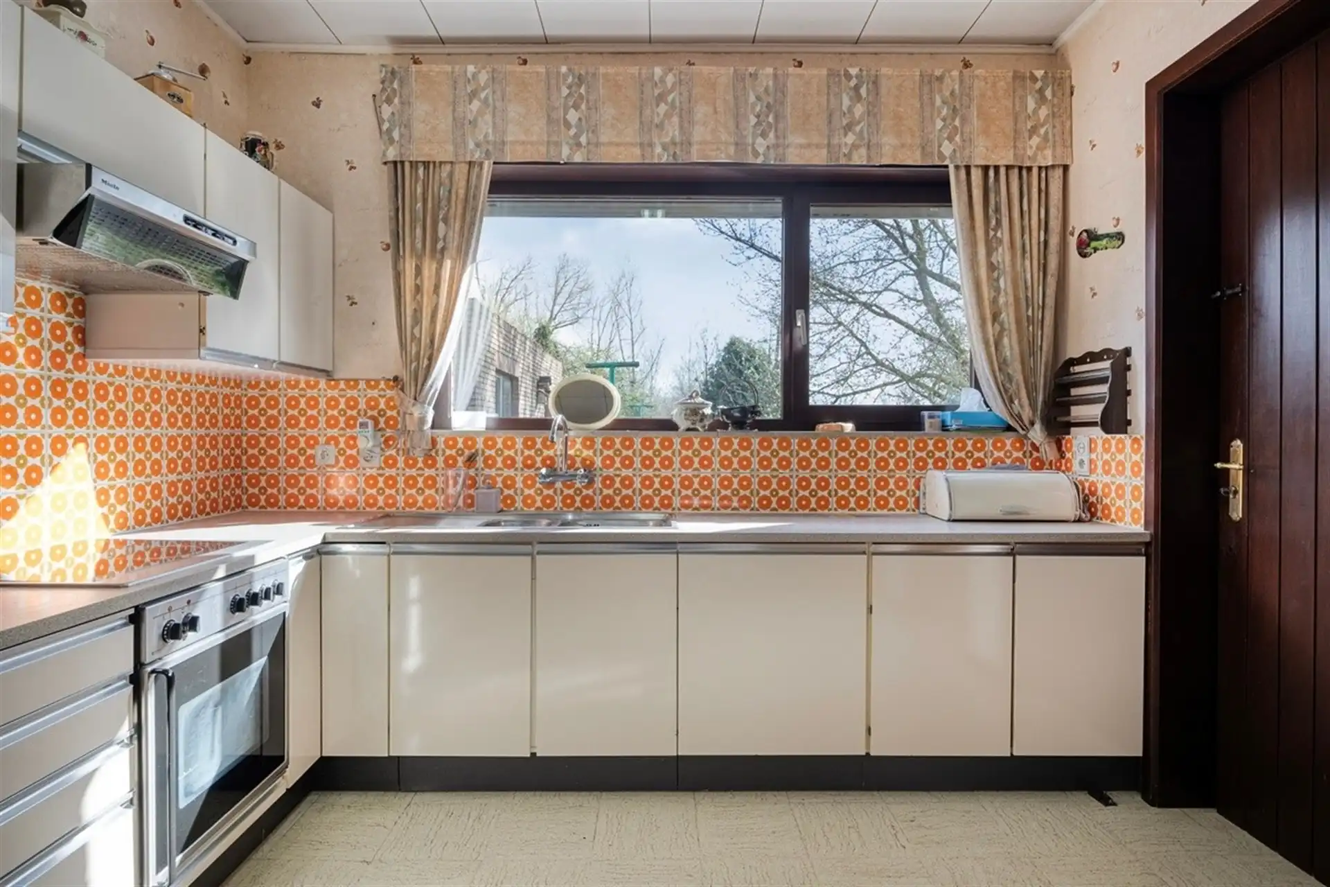 Villa met gelijkvloers wonen en zuidoost gerichte tuin foto 15