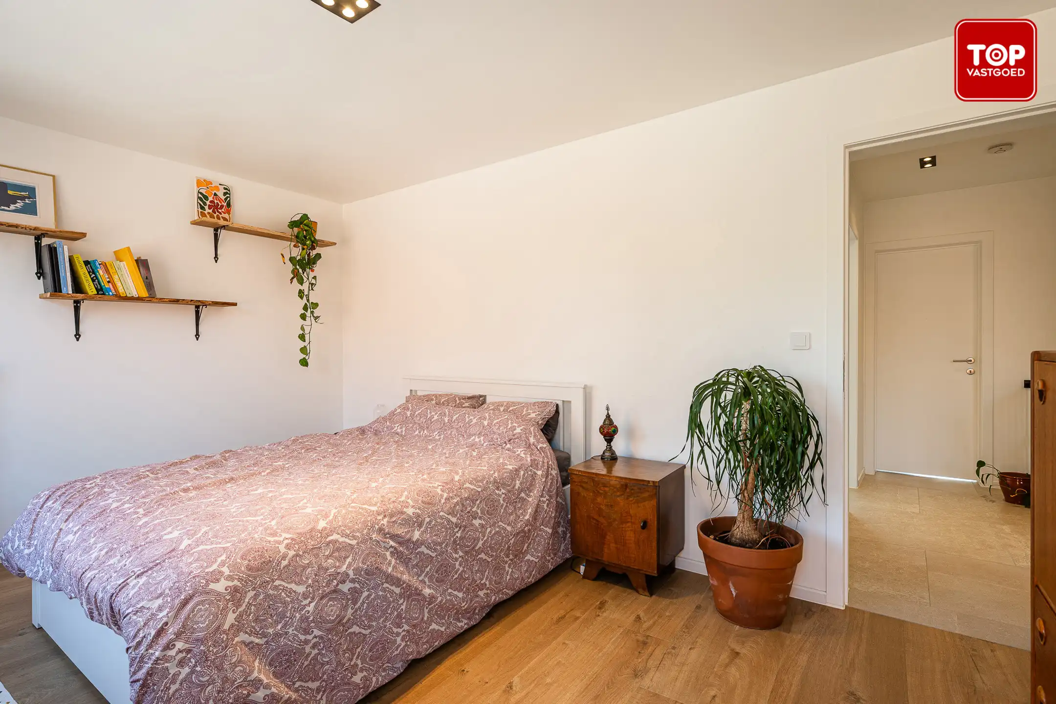 Totaal gerenoveerde woning (2021) met 4 slaapkamers. foto 14