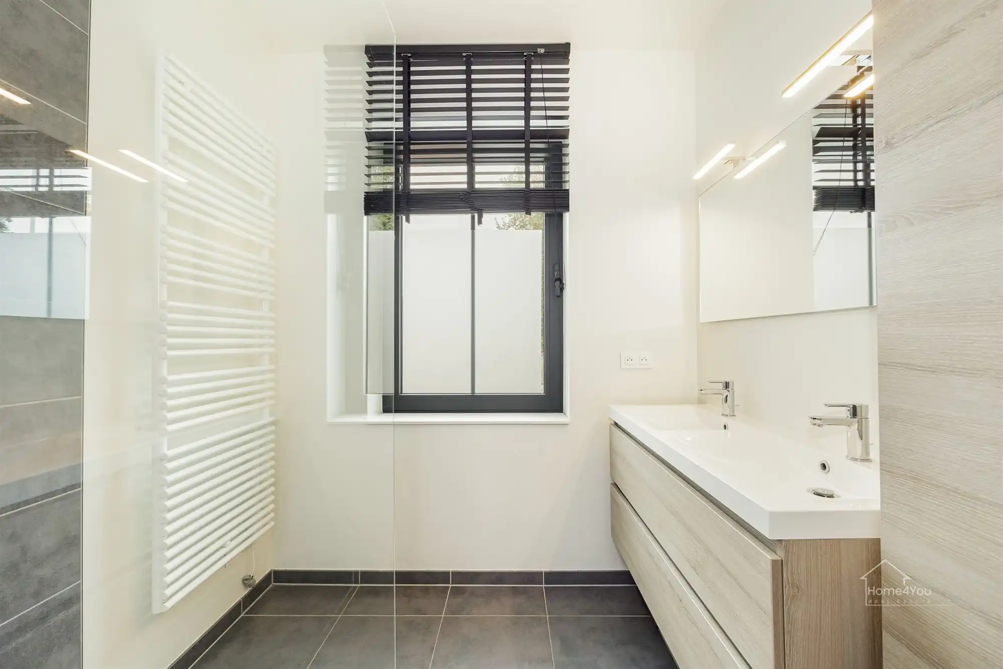 Recent Instapklaar Appartement te Lier + garage foto 15