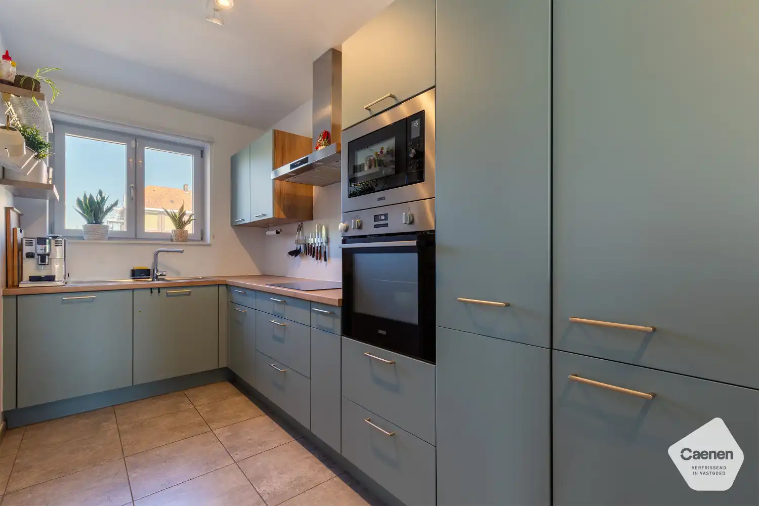 ENERGIEZUINIGE TIJDLOZE RECENTE WONING (BOUWJAAR 2021) MET 4 SLAAPKAMERS EN INPANDIGE GARAGE foto 3