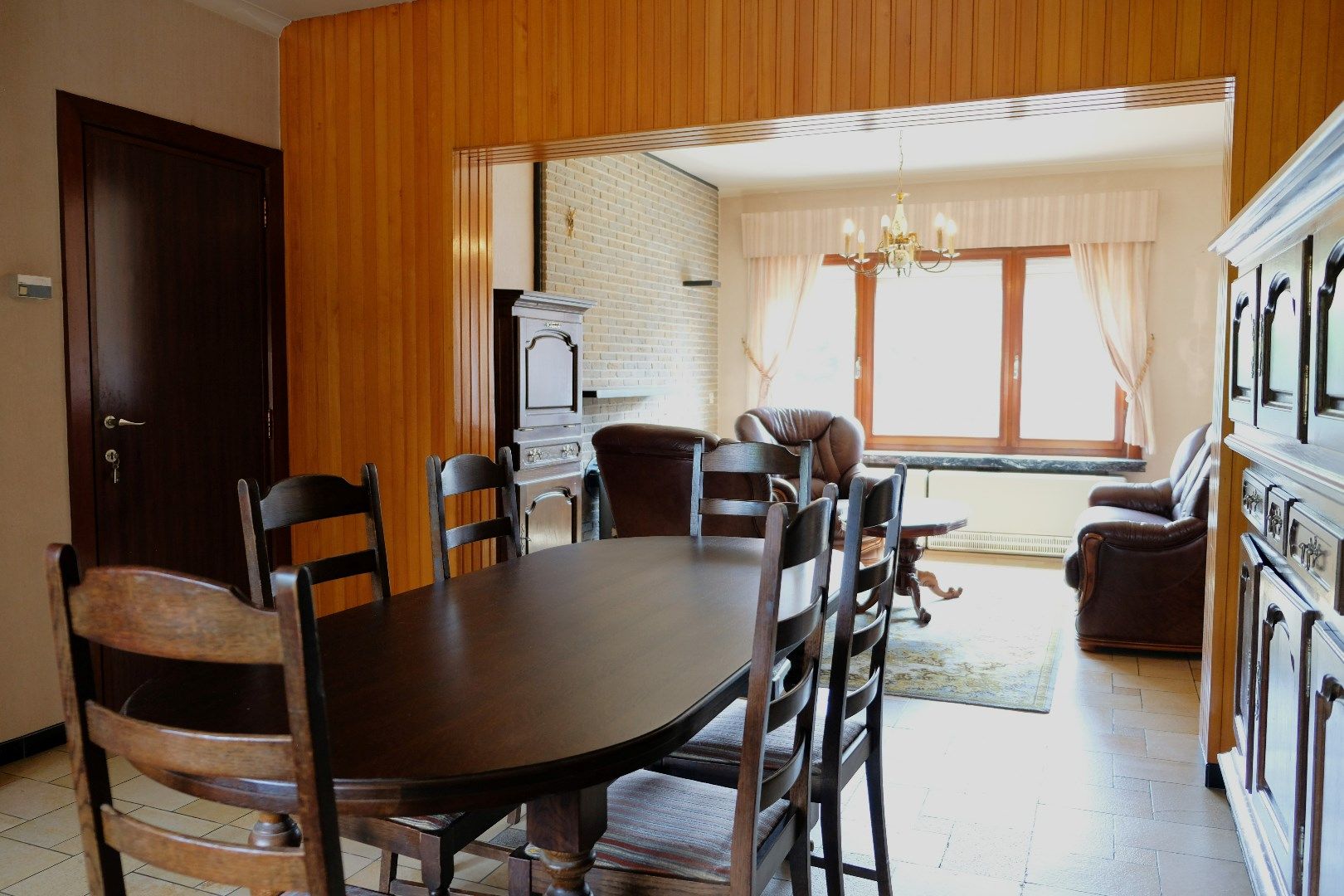 Ruime woning met garage, bijgebouwen en tuin en veel potentieel voor extra slaapkamers foto 5