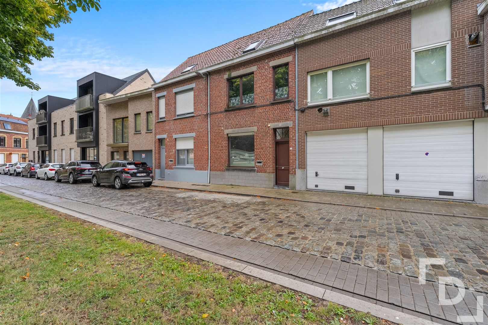 Stadswoning met 3 slaapkamers en koer te koop in Ieper. foto 16