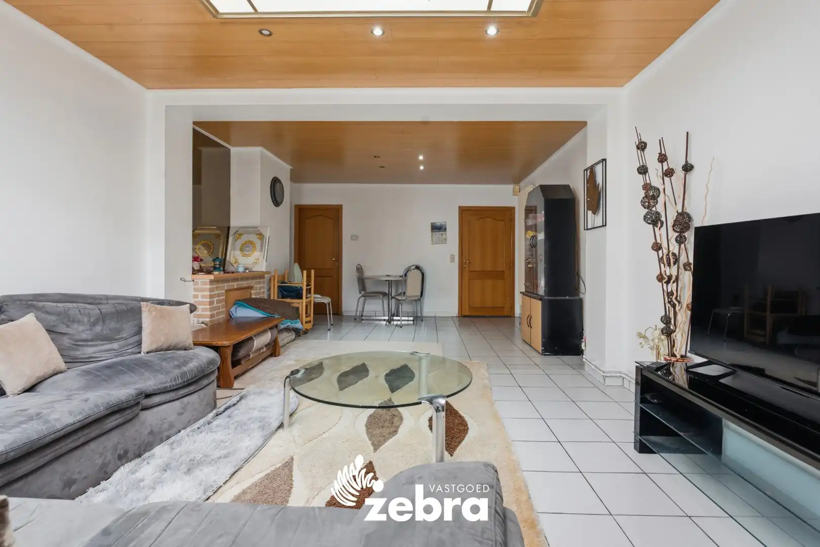 Op te frissen woning met stadskoer nabij centrum Kortrijk! foto 6
